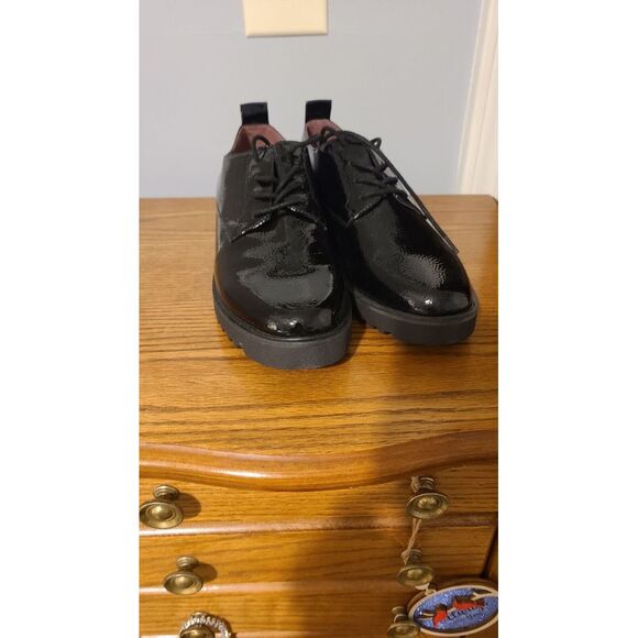 FRANCO SARTO CAREY 2 OXFORD‎ PATENT LEATHER LACE UP PREPPY EDGY LUG NWB Sz 9.5 - Picture 1 of 3